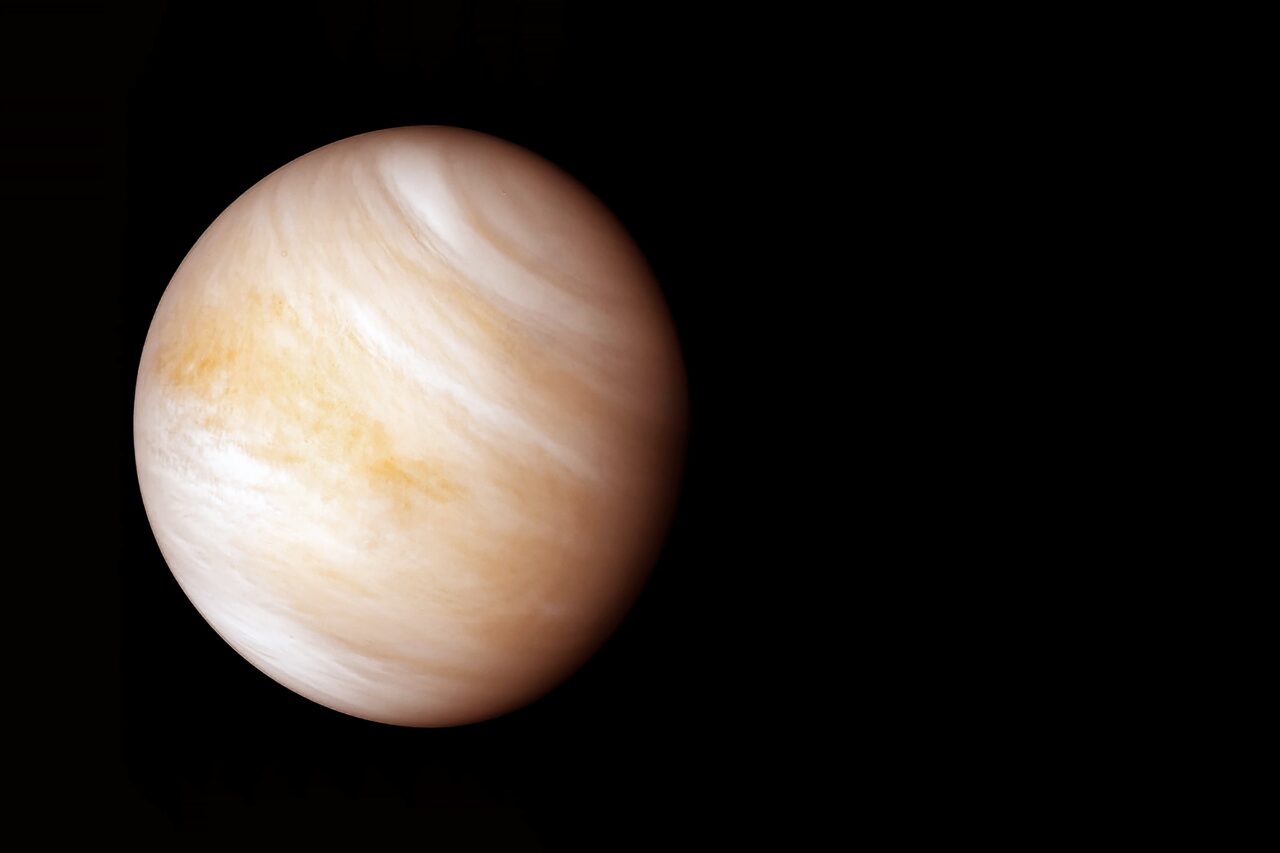 NASA susține că norii acestei planete ar putea găzdui forme de VIAȚĂ. Ce se află dincolo de nori este de proporții biblice