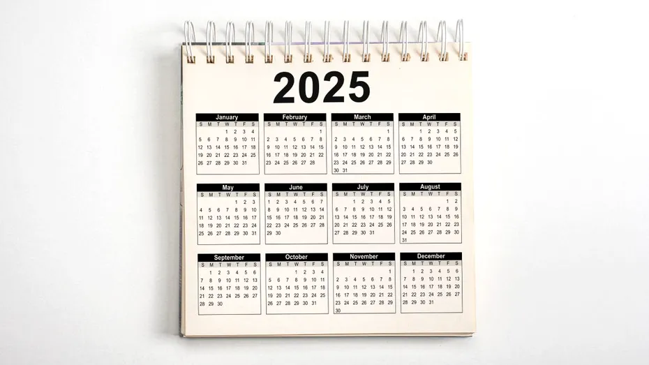 Zile libere 2025. Câte minivacanțe vor avea românii