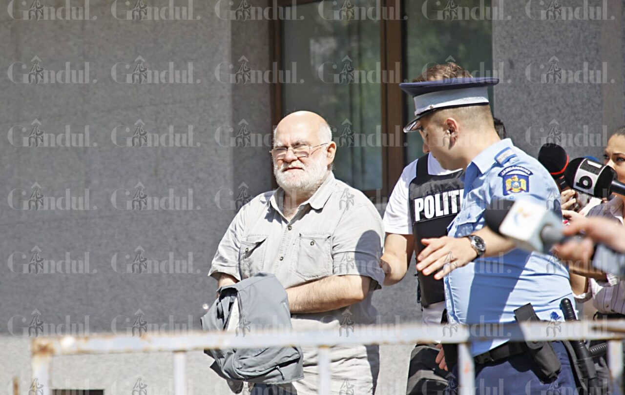 Alfred Bulai sub control judiciar pentru agresiune sexuală la SNSPA | sursa foto: Gandul Alfred Bulai sub control judiciar pentru agresiune sexuală la SNSPA | sursa foto: Gandul