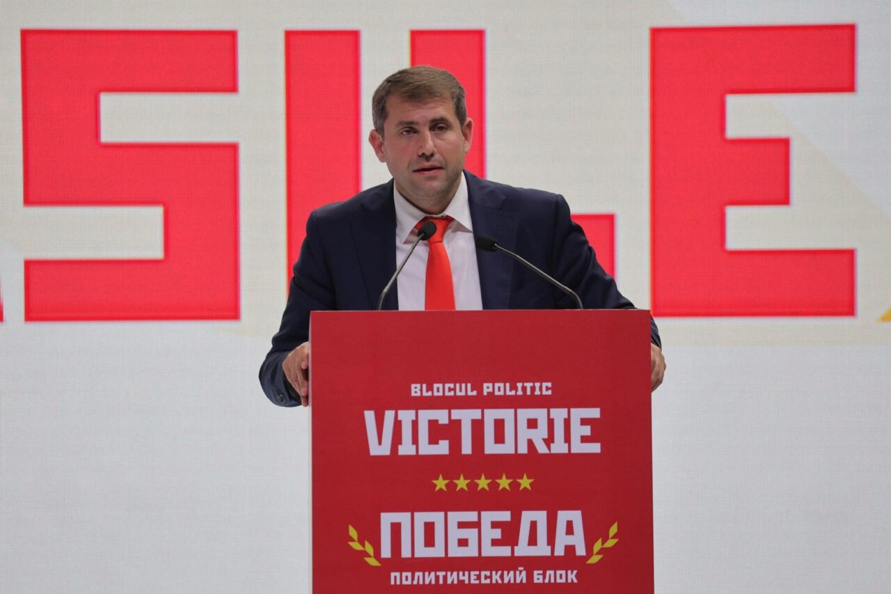 Chat-bot pentru coruperea alegătorilor / Cum încearcă OLIGARHUL Ilan Șor să-i convingă pe oameni să voteze împotriva aderării Republicii Moldova la UE