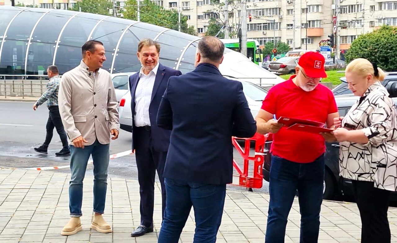Daniel Băluță și echipa PSD strâng semnături pentru candidatura lui Marcel Ciolacu la funcția de președinte al României