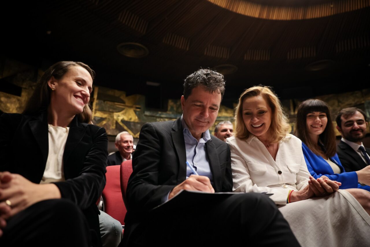 Elena Lasconi a anunțat că Nicușor Dan a SEMNAT pentru candidatura sa la prezidențiale:”Este omul care gândește la fel ca mine”