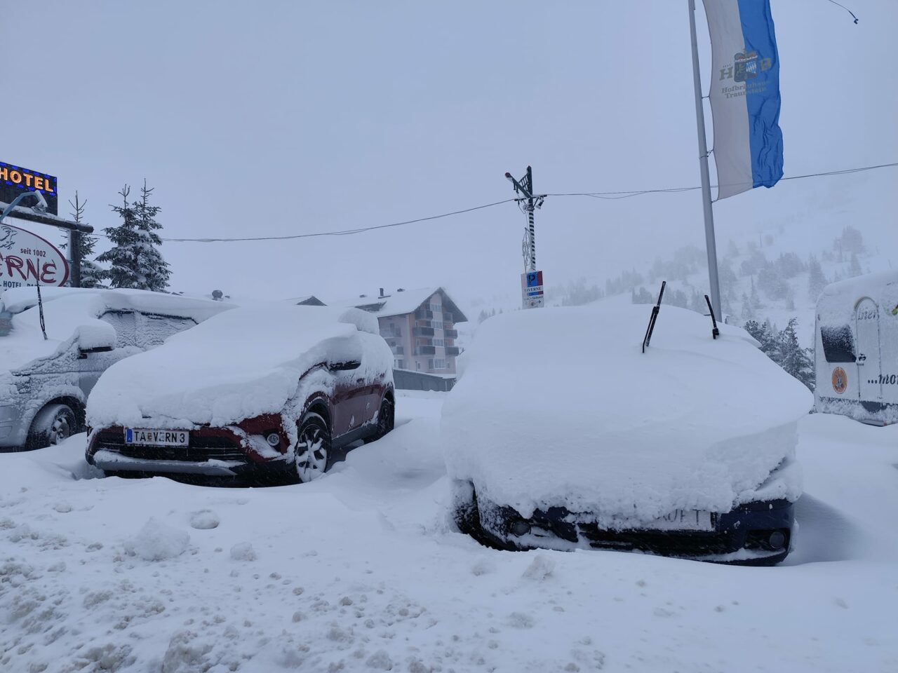 Orașele din Europa, afectate de NINSORI și vreme neobișnuit de rece, încă din prima parte a lunii septembrie