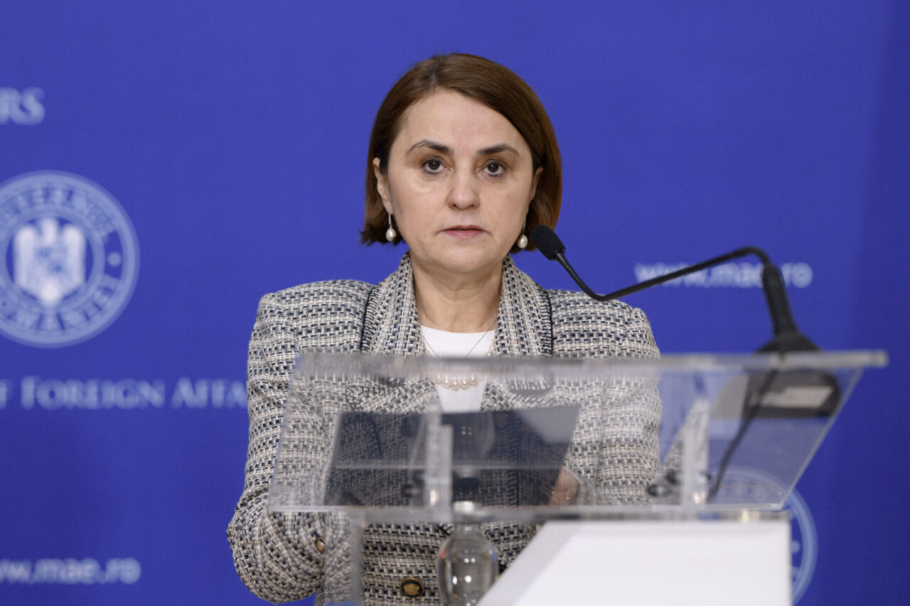 Reacția MAE după atacul forțelor ruse asupra unei nave comerciale / „Reprezintă o ÎNCĂLCARE gravă a normelor dreptului internațional umanitar”