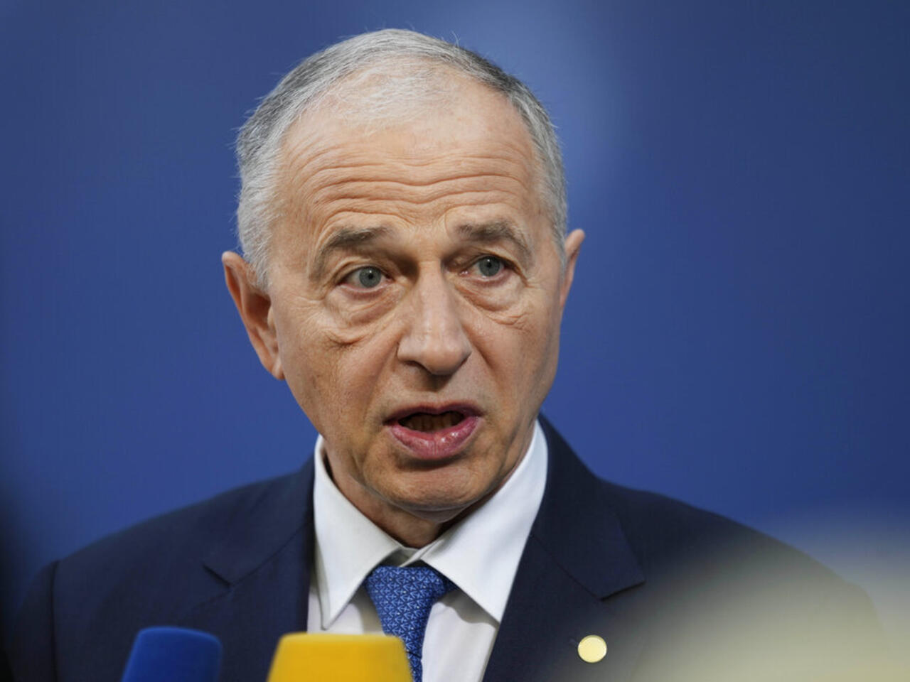 Mircea Geoană, o nouă GAFĂ de proporții, în decurs de o săptămână, de la anunțarea candidaturii: „Eu sunt DECREȚEL”