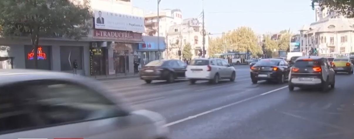 Cel mai AGLOMERAT bulevard din București va rămâne fără două benzi de circulație