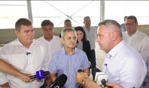 Florin Barbu, în vizită la o fermă de porci de 9,2 MILIOANE de euro: ,,90% din finanțare, de la ministerul Agriculturii”