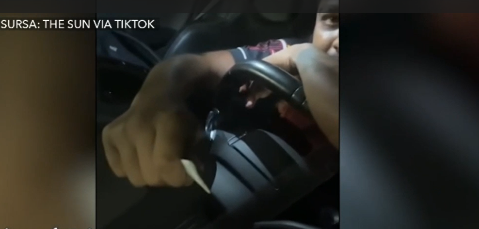 Un bărbat a rămas BLOCAT în bolidul de lux pe care voia să îl fure. Imagini cu hoțul prins de proprietar