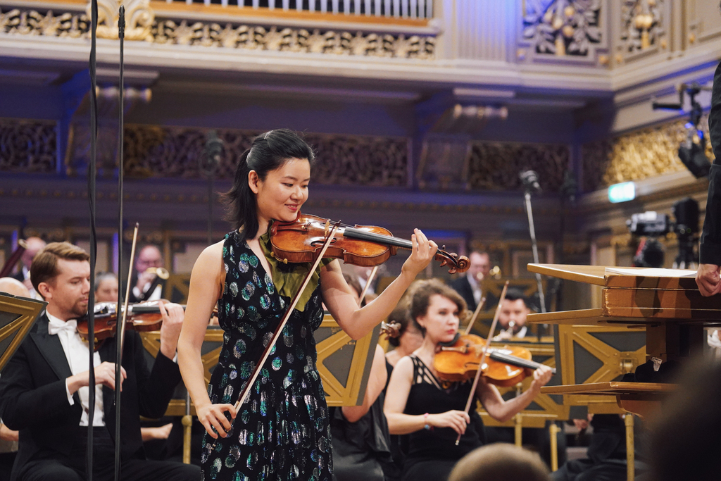 Mayumi Kanagawa din SUA, CÂȘTIGĂTOAREA secțiunii Vioară, din cadrul Concursului Internațional George Enescu
