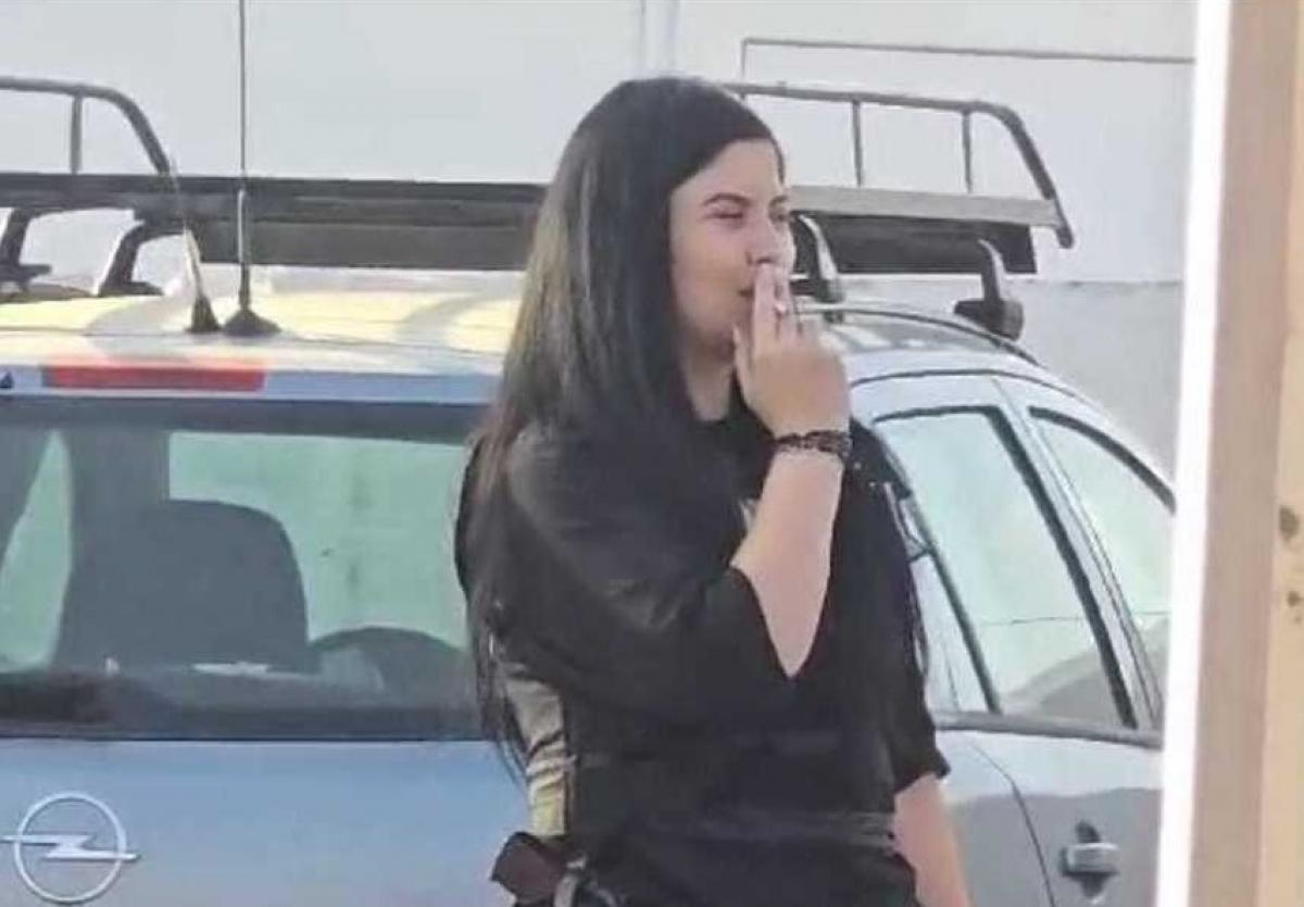 Ce DECIZIE au luat șefii poliţistei din Teleorman, criticată pe Facebook că fuma şi bea suc în timpul serviciului: „Atât s-a putut!”
