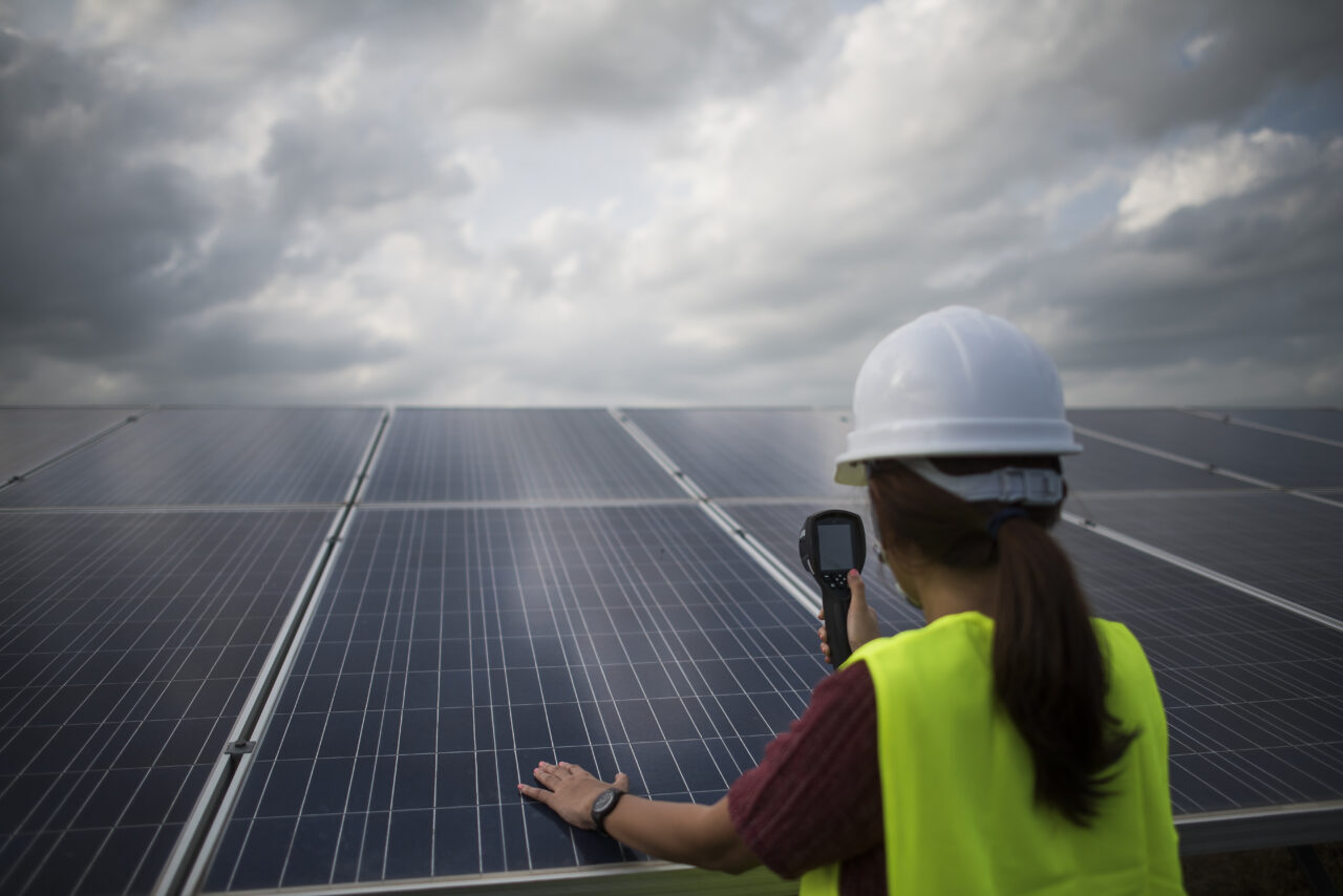 Programul „Casa Verde Fotovoltaice” 2024. Ce documente sunt necesare la înscriere și ce condiții trebuie să îndeplinească beneficiarii