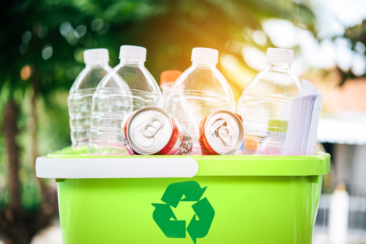 Record pentru România. Câte PET-uri au fost colectate pentru reciclare și ce se va întâmpla cu garanția de 50 de bani