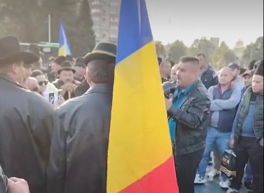 Sute de CIOBANI protestează în Piața Victoriei: Solicităm Guvernului să interzică eutanasierea ovinelor ca modalitate de eradicare a unei boli