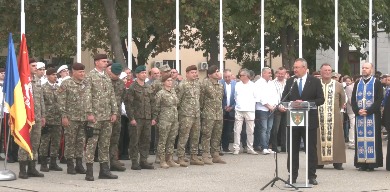 Nicolae Ciucă revine „cu emoție” la Batalionul 26 Infanterie „Neagoe Basarab” / „Îmi aduc aminte de toate disputele noastre pe acronime, pe sintagme”