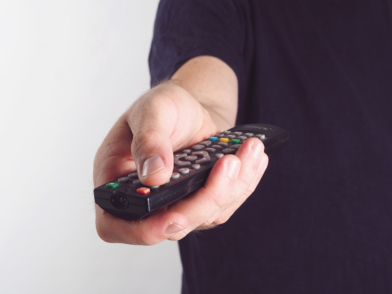Se interzic reclamele TV la produsele alimentare nesănătoase! Statul în care s-a luat această decizie