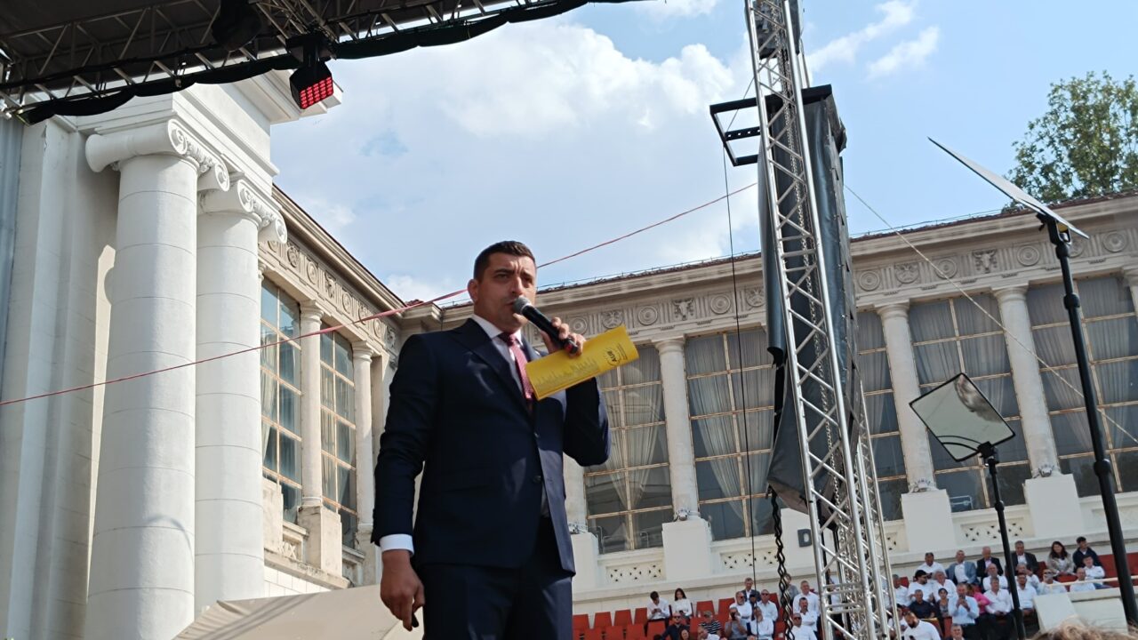 George SIMION: Klaus Iohannis are comportament de dictator. Nu merită să ajungă SENATOR