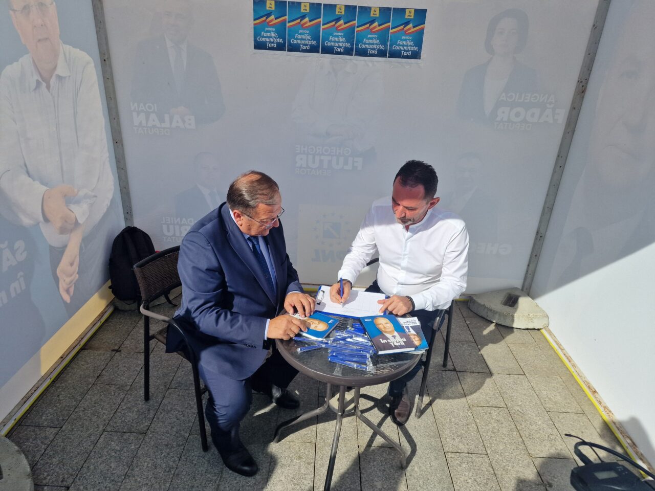 De joi, PMP are mai puțin cu 2.000 de membri / Peste noapte, toată filiala de partid din Suceava a trecut la PNL