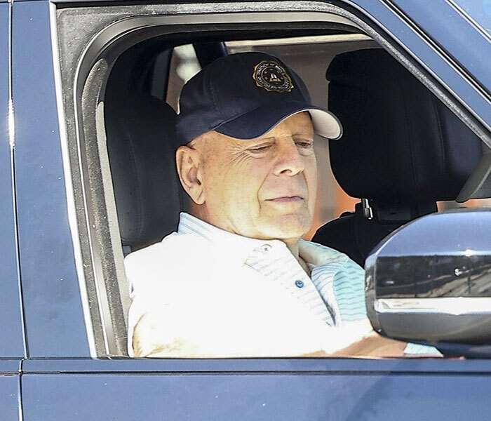 Bruce Willis, surprins într-o rară APARIȚIE publică, după ce Demi Moore a dezvăluit detalii emoționante despre starea sa de sănătate