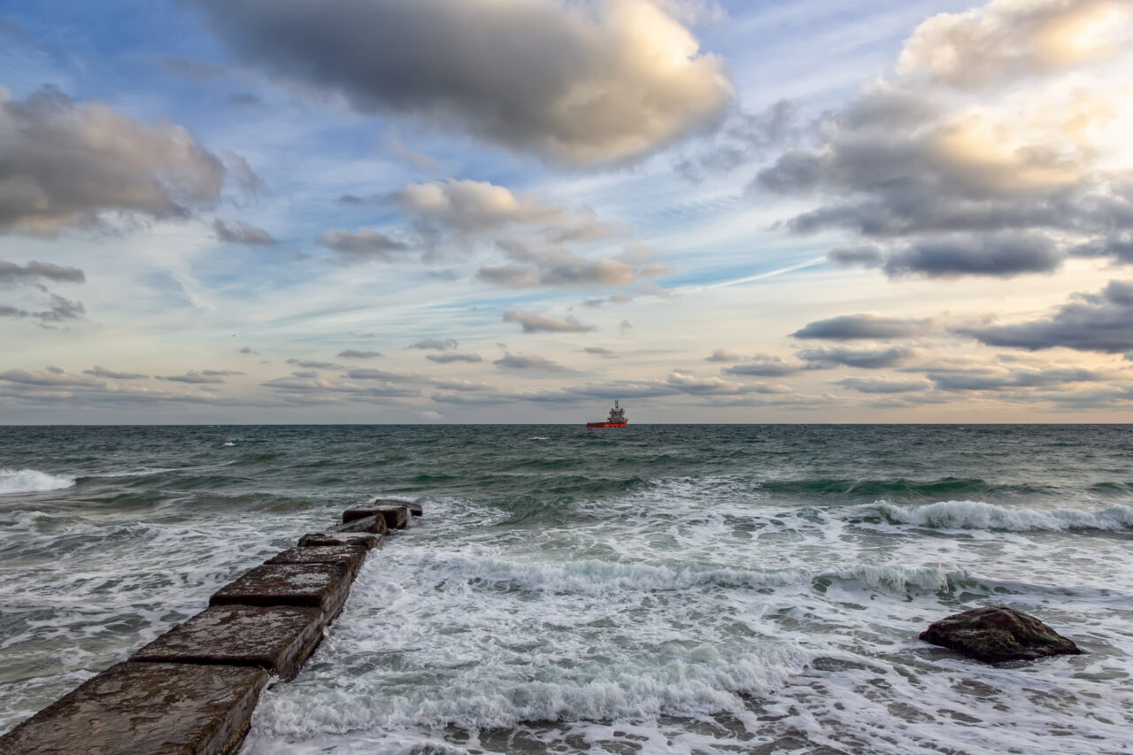 Porturile de la Marea Neagră, ÎNCHISE din cauza vântului