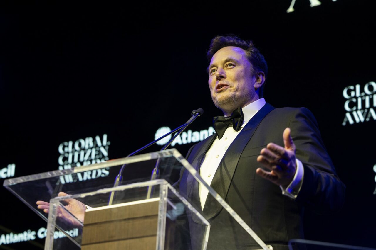 Elon Musk preia amenințările lui Călin Georgescu la adresa „rețelei Soroș”. „România își merită propria SUVERANITATE!”