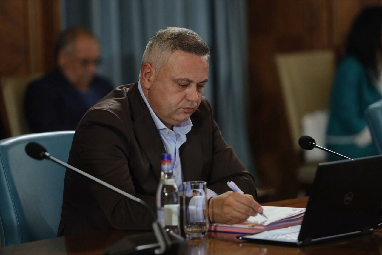 Ministrul Agriculturii, Florin Barbu, PRECIZĂRI pentru fermierii cu datorii. Cum pot să-și amâne ratele și să beneficieze de reduceri