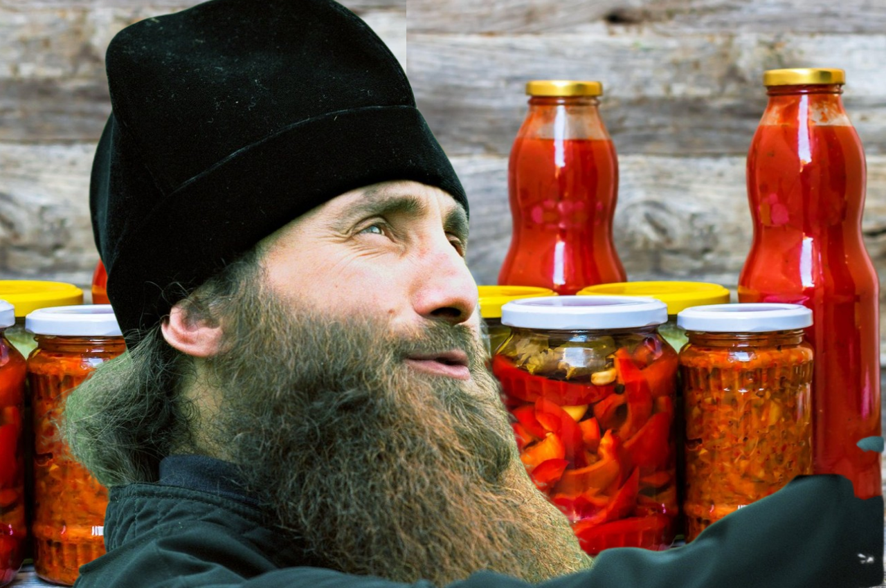 Rețetă de ZACUSCĂ mănăstirească. Ingredientul secret păstrat din vremuri străvechi, dezvăluit de calugării de la Mănăstirea Dervent