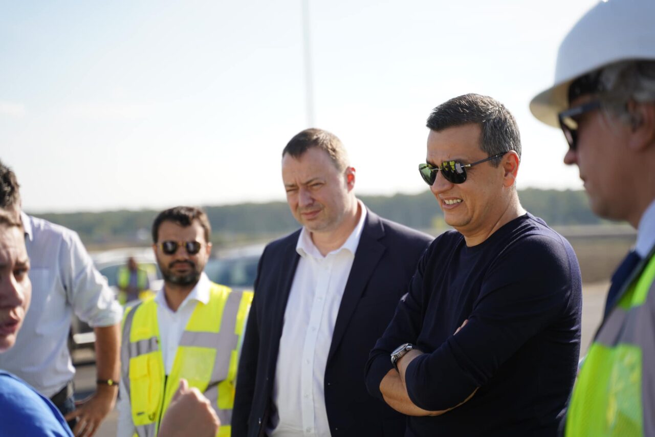 Sorin Grindeanu a verificat loturile 1 și 2 din A7: Le-am SOLICITAT constructorilor să se mobilizeze mai bine în punctele critice