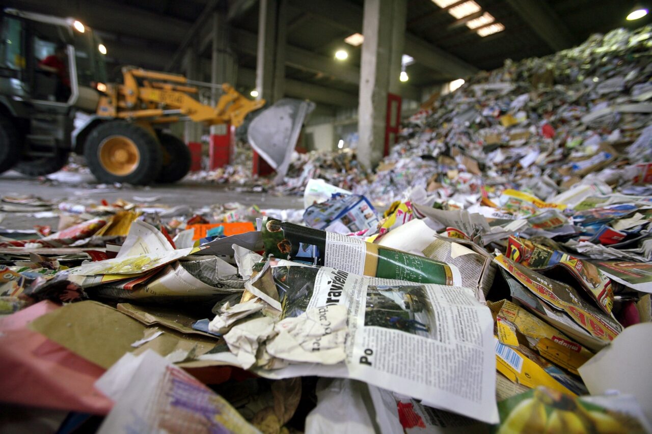 (P) SALUBRIZARE Sector 5: Distrugerea deșeurilor nereciclabile se face doar în cazurile în care materialele nu pot fi reutilizate