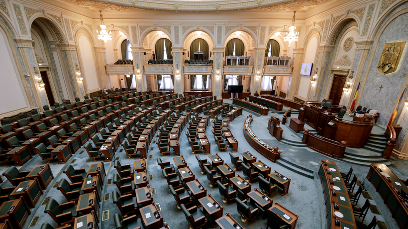 Senatul reintroduce plata în NUMERAR a taxelor judiciare de timbru la ghișeele instanțelor