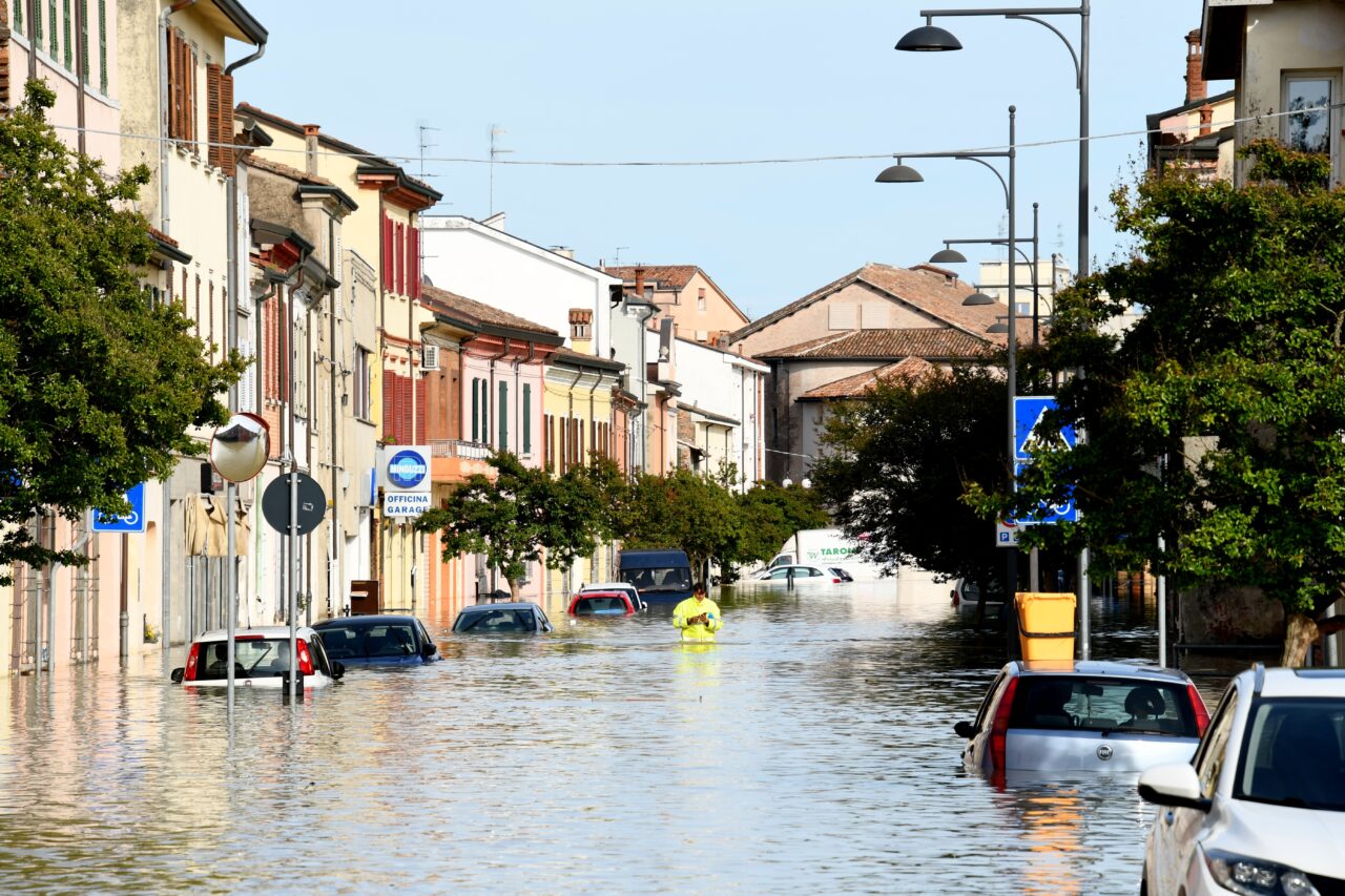 INUNDAȚIILE au lovit sudul Franței. Orașul Cannes a fost răvășit de ape. Primarul denunță lipsa de anticipare
