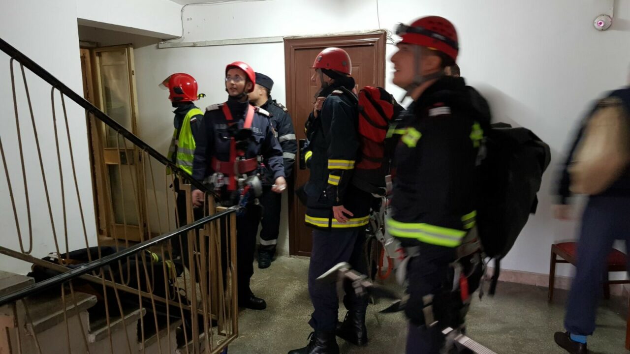 Copiii unui bărbat din Botoșani au venit acasă din Italia, dar tatăl lor nu le răspundea la ușă. Ce a urmat, după ce au sunat la 112, a devenit VIRAL