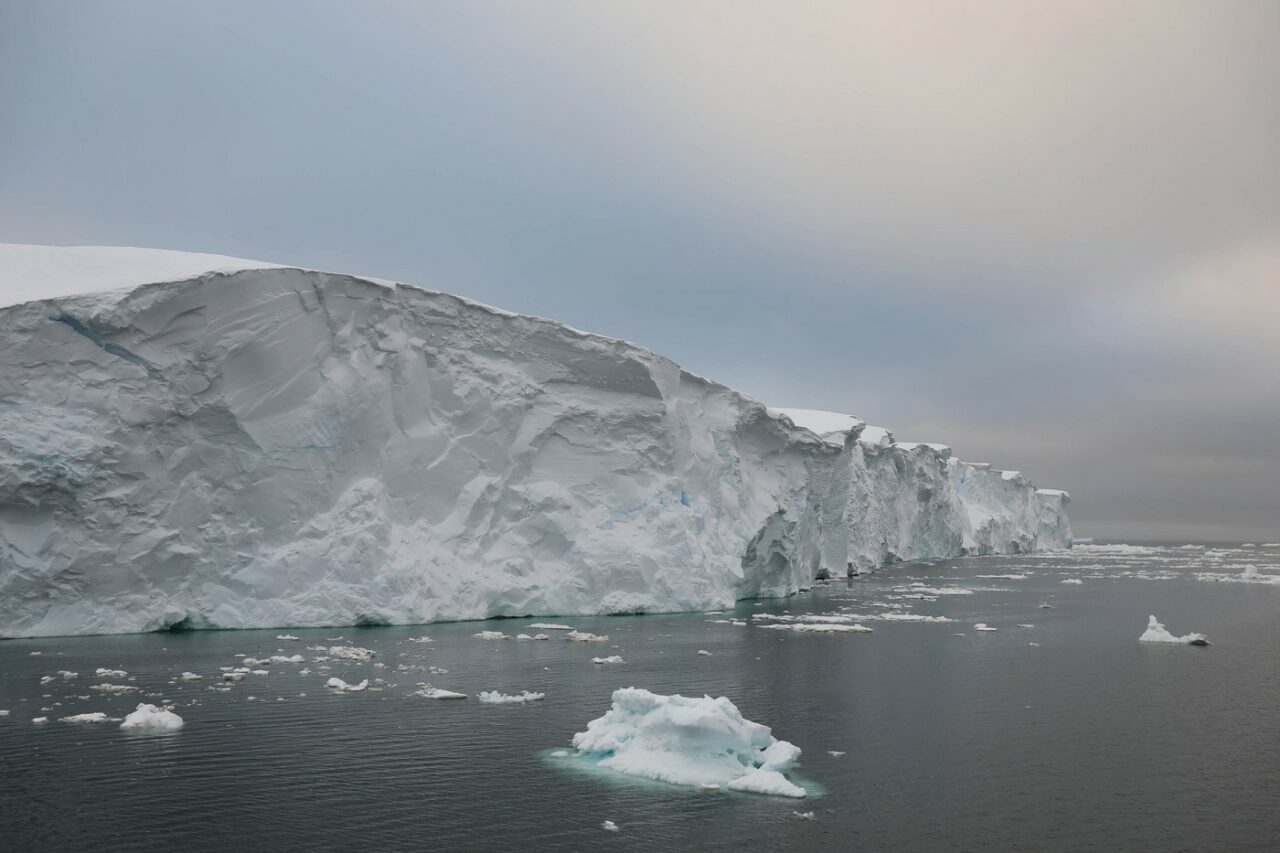 „Ghețarul Judecății de Apoi” din Antarctica, în pragul prăbușirii. Impactul global ar fi devastator. Nivelul mărilor s-ar ridica cu 3 metri