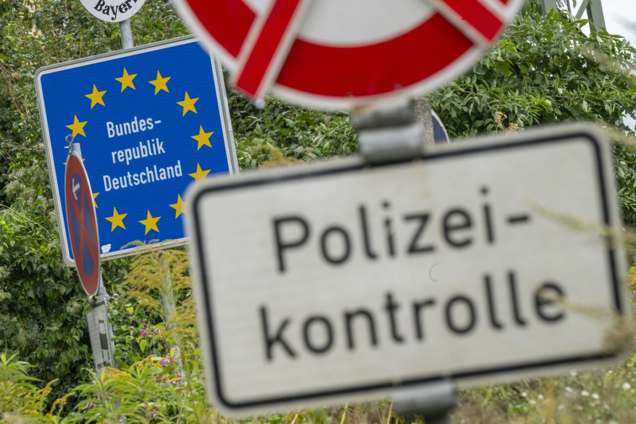 Comisia Europeană reacționează după BLOCAJUL instituit de Germania în spațiul Schengen: controlul la frontiere trebuie să respecte principiile etice