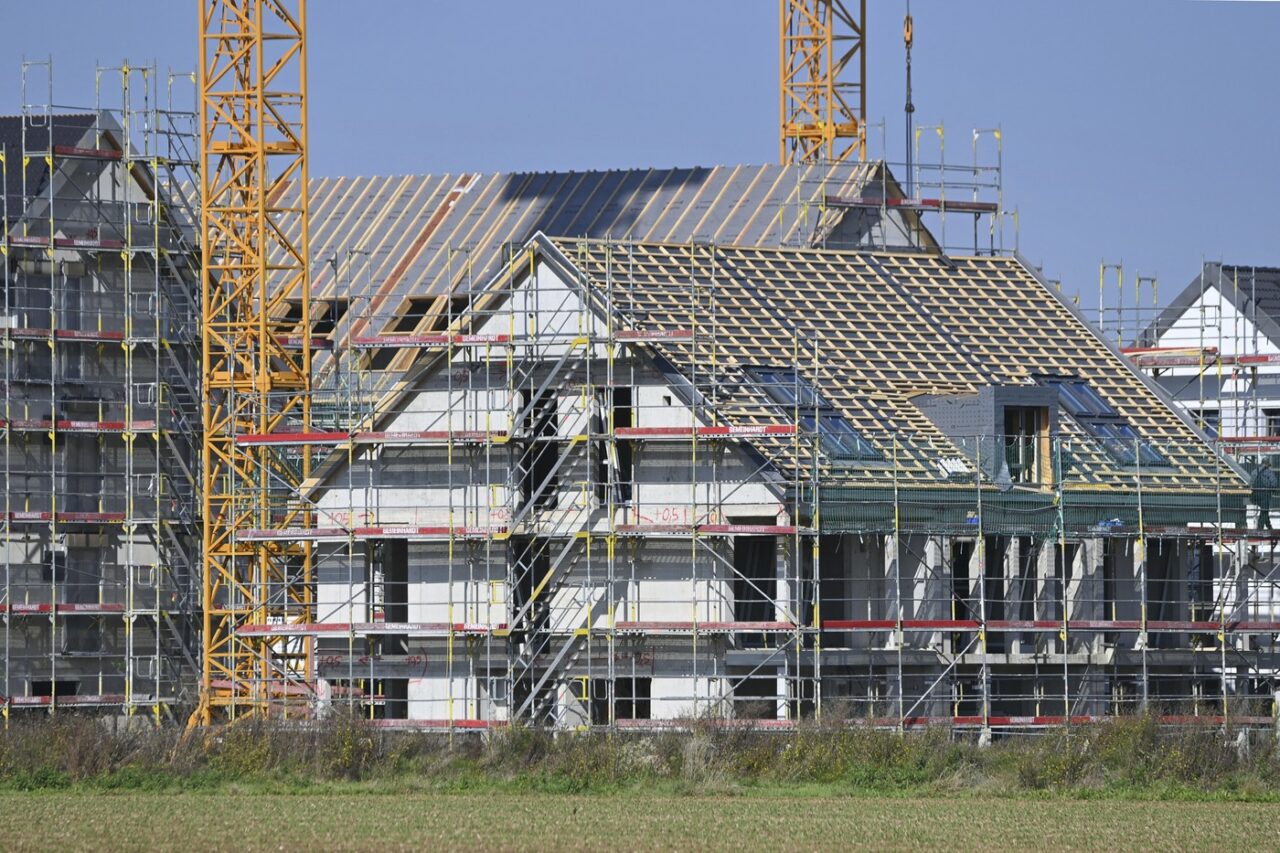Handelsblatt: Prețurile proprietăților imobiliare au scăzut semnificativ în GERMANIA /Riscurile unei crize a companiilor de credit rămân moderate