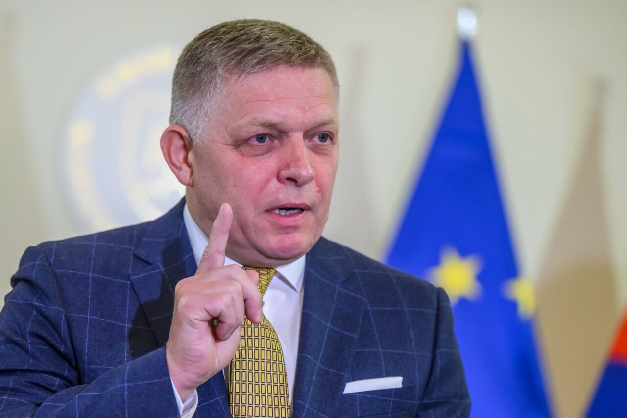 Robert Fico primește un GLONȚ prin poștă. Premierul slovac abia s-a recuperat după tentativa de asasinat din luna mai