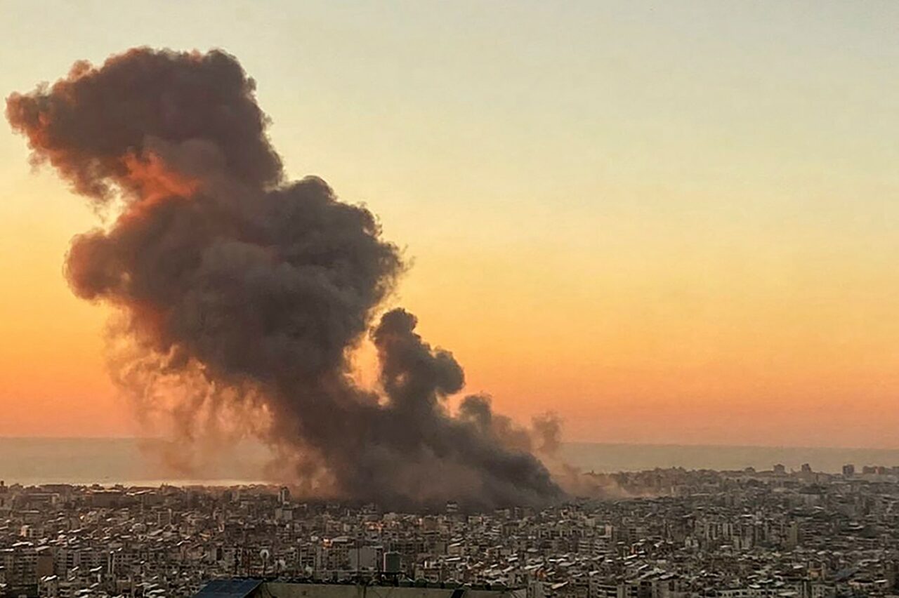 VIDEO | Explozie puternică în Beirut /Avioane israeliene au bombardat sediul grupului HEZBOLLAH