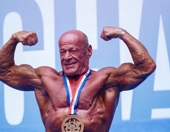 România, medalie de ARGINT la Mondiale pentru un culturist de 74 de ani! Cine este și care e povestea lui Vasile Șerban