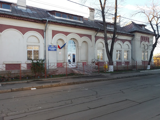 Un elev de 12 ani, din Botoșani, a ajuns la spital, după ce ar fi fost BĂTUT de profesorul de sport: „I-a aplicat o palmă grea la cap”