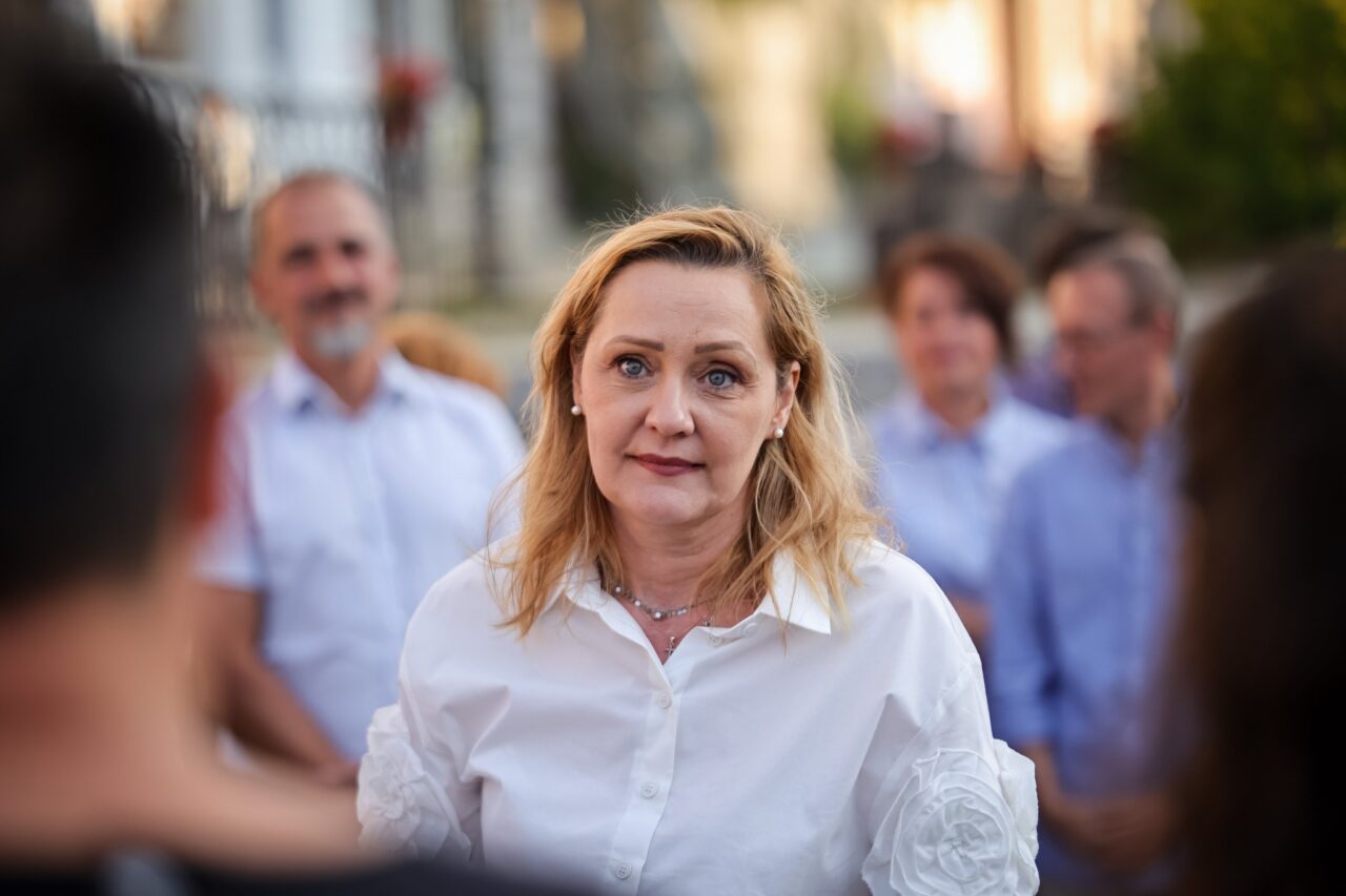 Lasconi plătește un CONSILIER cu 16.000 de euro