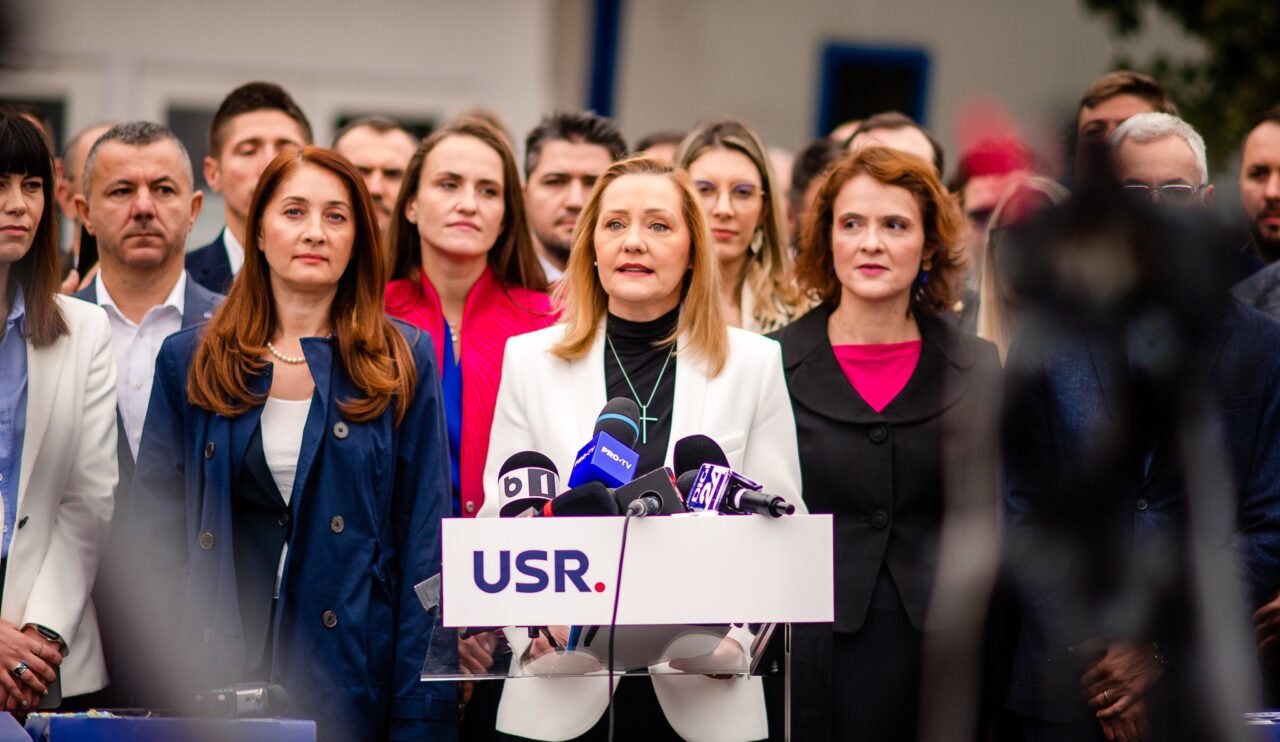 Elena Lasconi, APEL către contracandidați să înceteze în a mai considera MASS-MEDIA o anexă de partid / „Suntem în România, domnilor, nu la Moscova!”