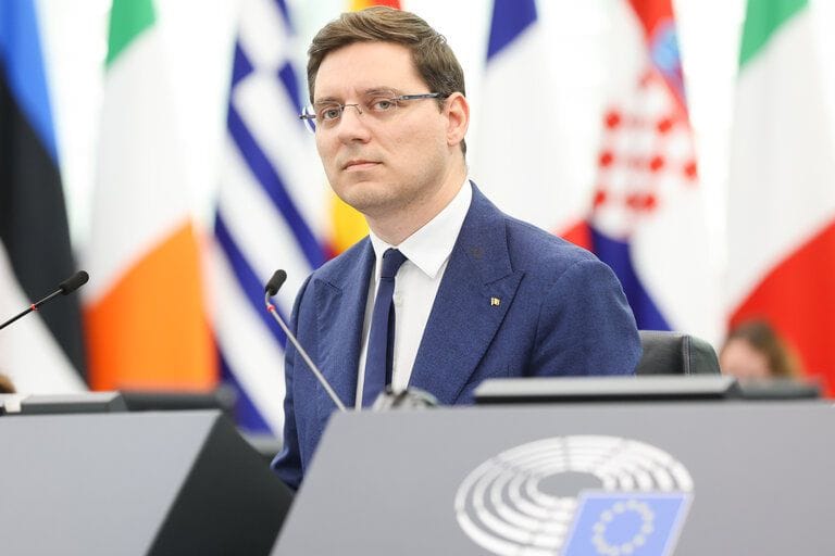Victor NEGRESCU critică PNL: Consultanții liberali nu au citit că Rusia îl ataca pe Marcel Ciolacu pentru sprijinul oferit Republicii Moldova