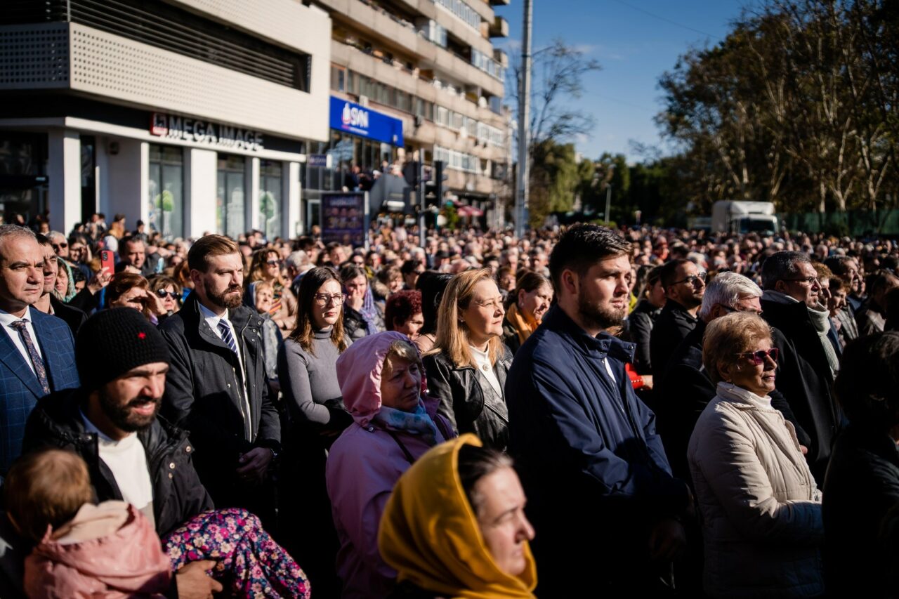Elena Lasconi, candidata USR la prezidențiale, a participat la Sfânta Liturghie de la Iași: „Să fim uniți pentru a face din România o țară bună”