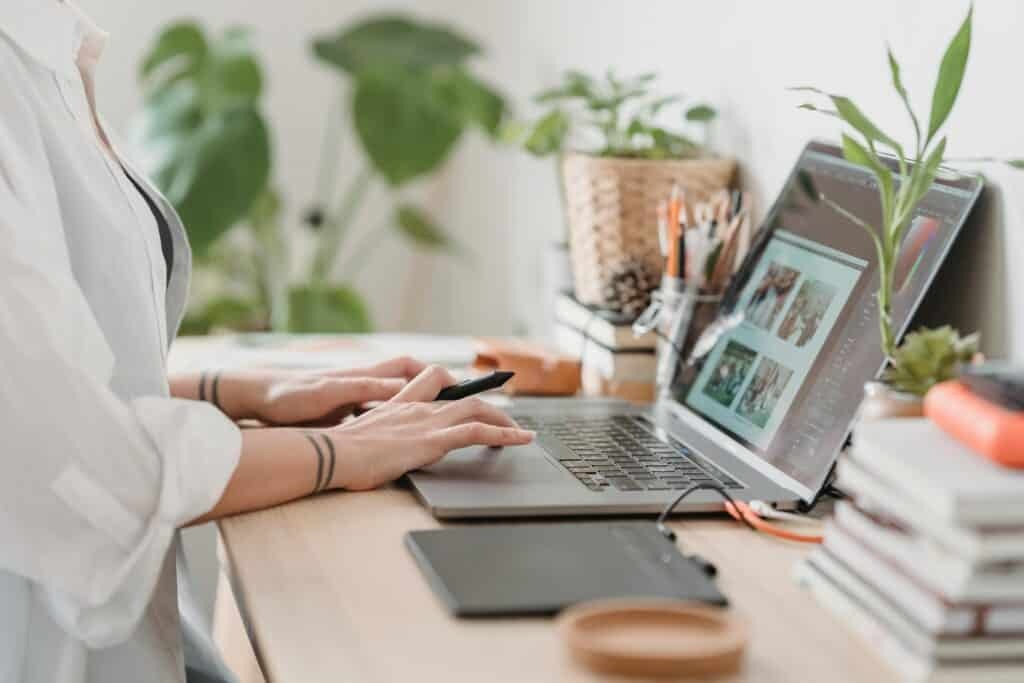 TOP 5 site-uri pentru găsirea unui loc de muncă la distanță