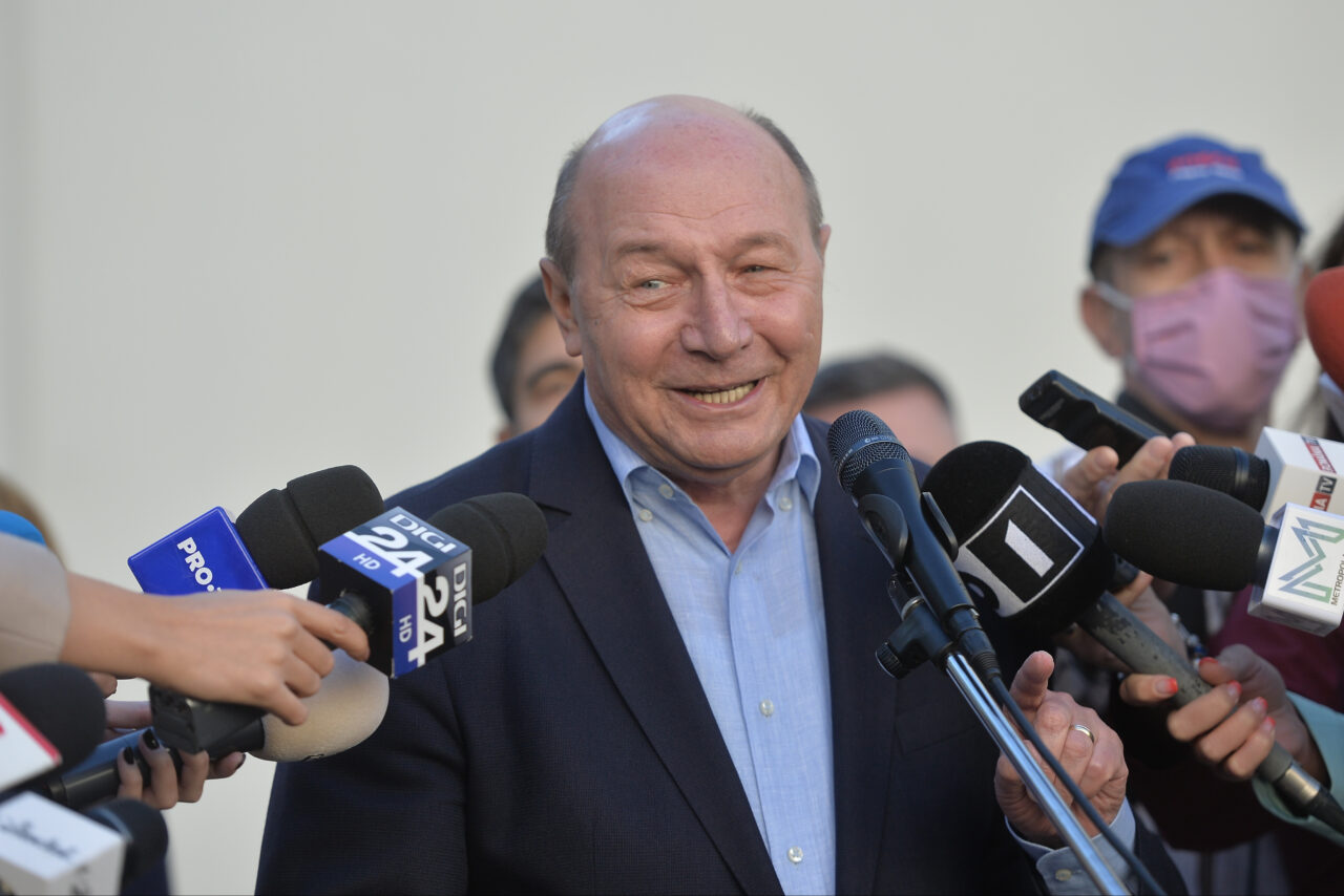 Traian BĂSESCU, după decizia de invalidare a candidaturii Dianei Șoșoacă: Dacă e decizia Curții Constituționale, ce să-i mai faci?