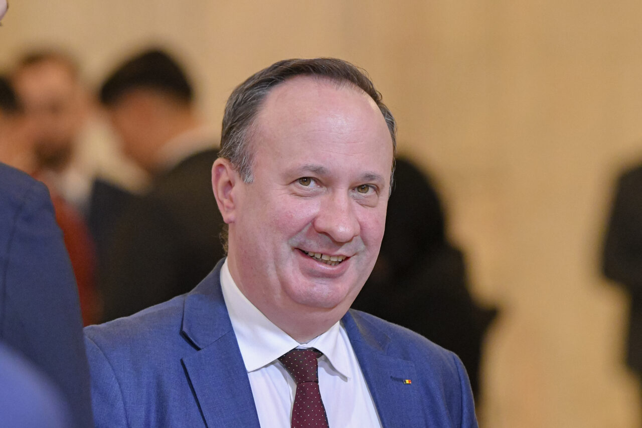 Adrian Câciu: Din 15 octombrie, intră cei 250 lei pe TICHETELE sociale / Noua tranșă ajunge la 2,6 milioane de oameni