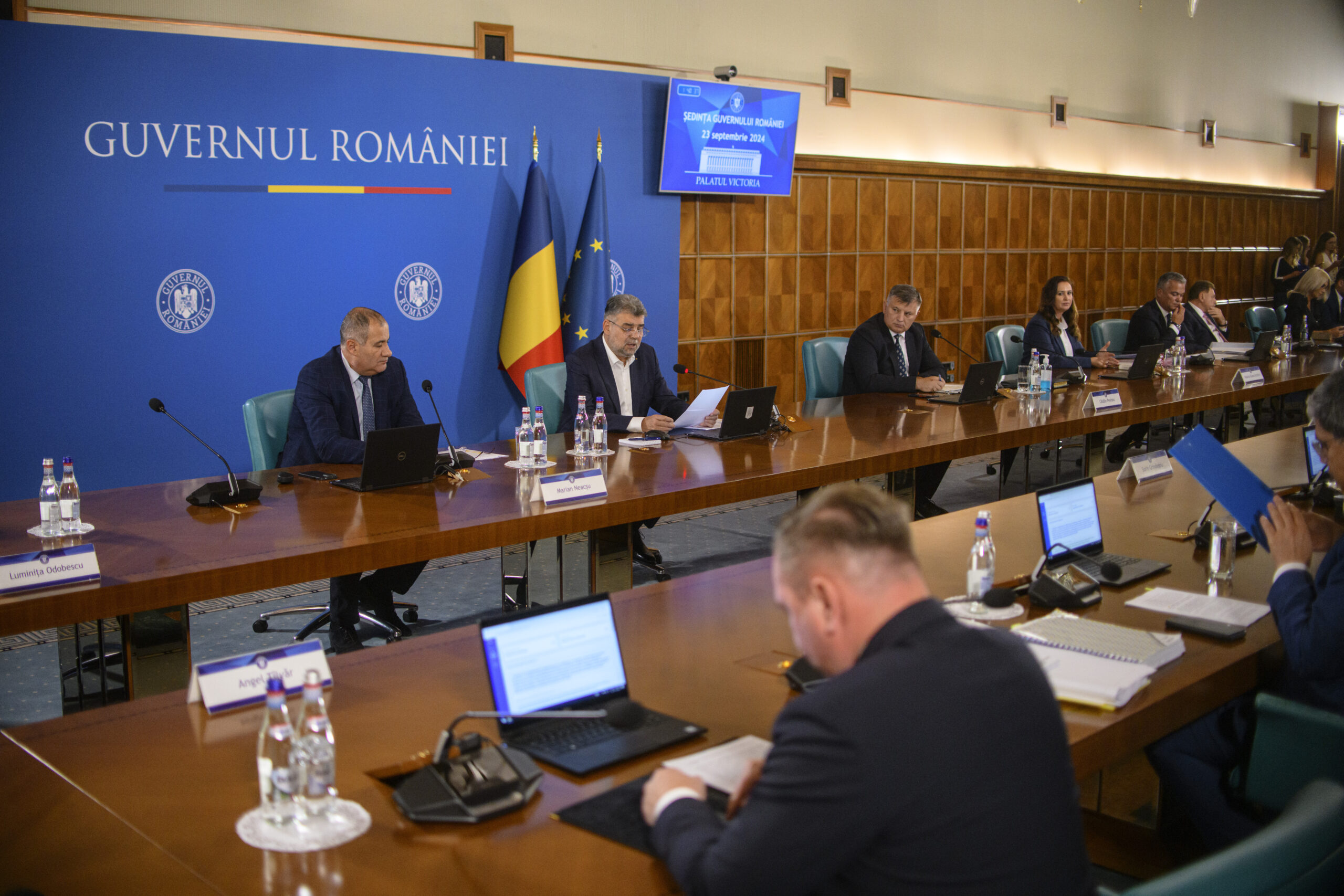 Guvernul suplimentează bugetul FNUASS cu 439 milioane lei