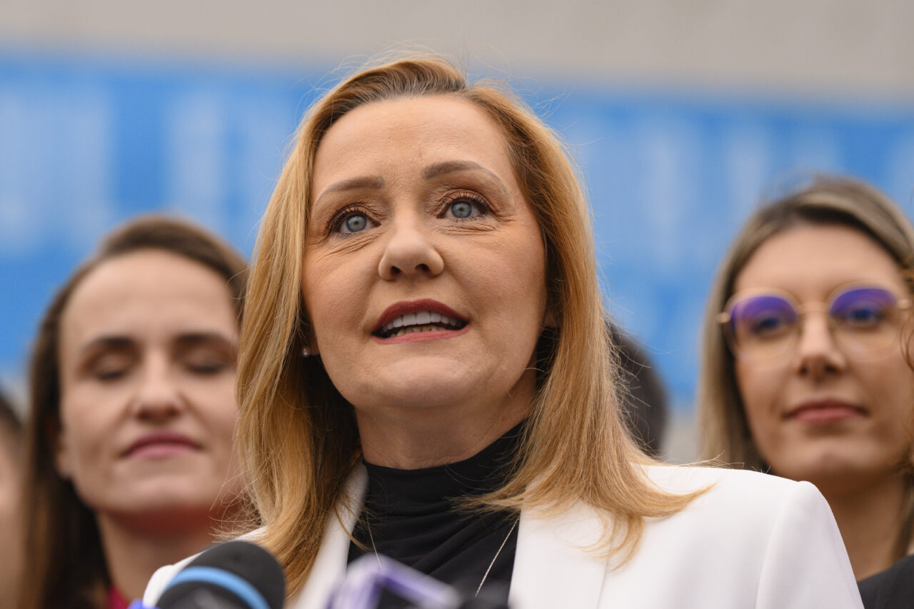 Elena Lasconi vrea să dea jos GUVERNUL. USR pregătește moțiunea de cenzură. „Ne vedem la Parlament”