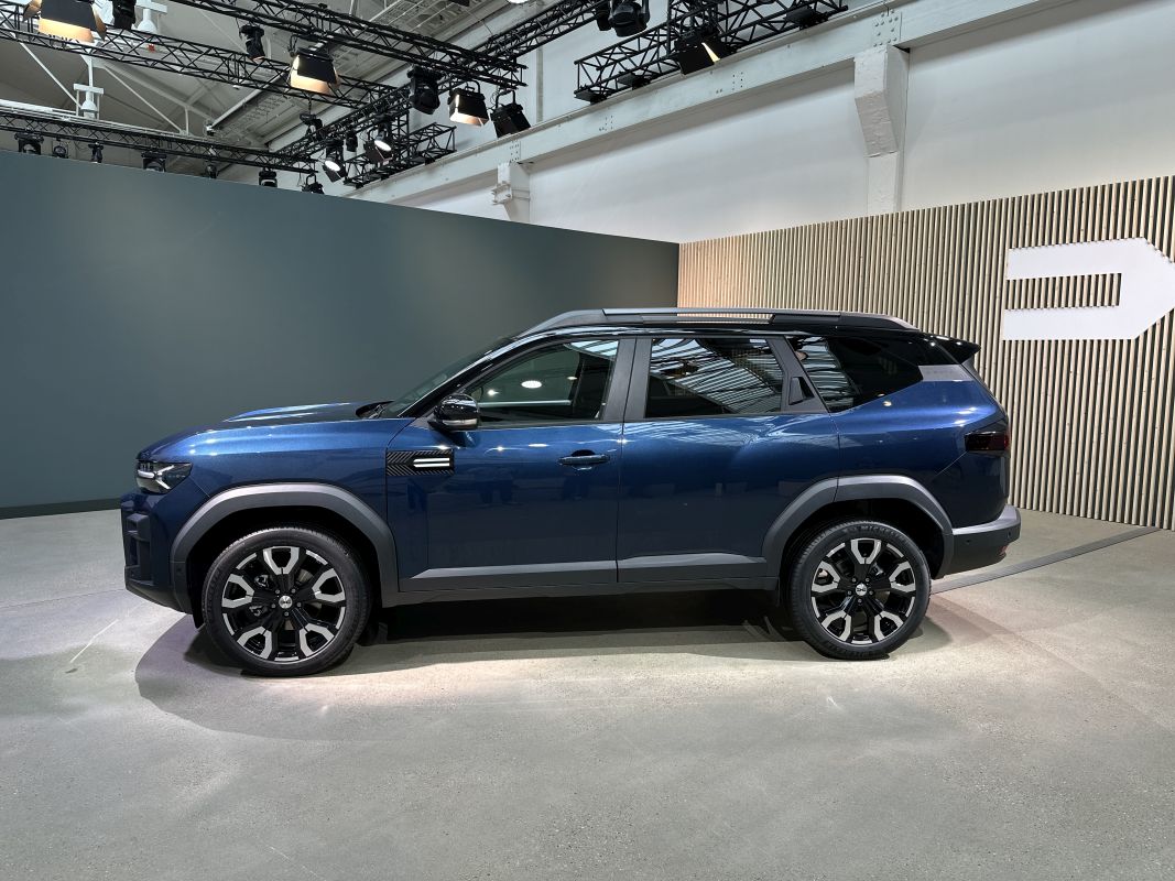 Dacia a prezentat BIGSTER, fratele mai mare a lui Duster. SUV-ul va fi produs tot la Pitești