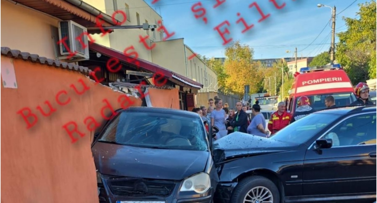 Un șofer băut a făcut praf mai multe mașini în București. A înfipt, într-un final, propriul autoturism în zidul unei case