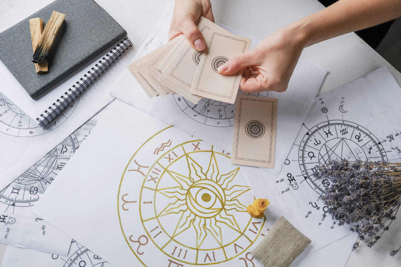 Protecție divină pentru aceste 4 zodii, în noiembrie 2024. Vești bune pe toate planurile pentru nativi